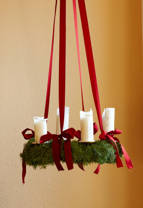 DIY Christmas decoration, DIY hanging Christmas wreath